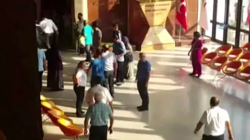 Hasta Yakınları Güvenlik Personeline Saldırdı, Hastane Savaş Alanına Döndü