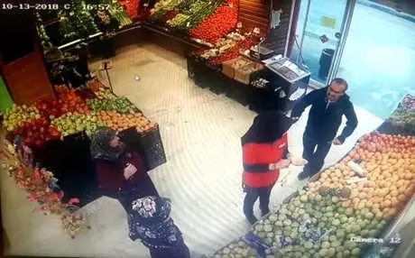 Gözü Dönmüş Cani, Arkadaşlık Teklifin Kabul Etmeyen Genç Kızı Bıçakladı
