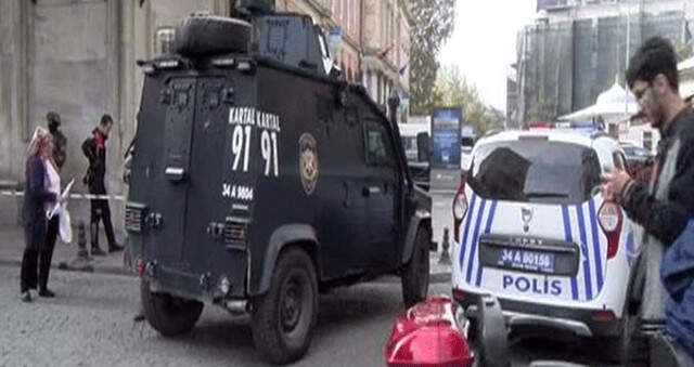 Eminönü'nde Arbede Çıktı, Bir Polis Yaralandı