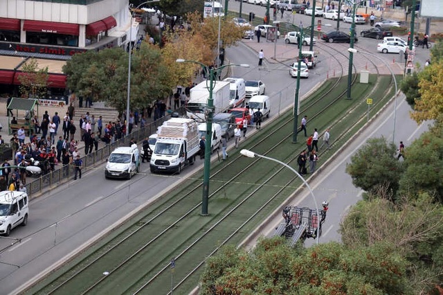 İntihar Etmek İsteyen Vatandaş, Emniyet Müdürlüğü Karşısında Havaya Ateş Açtı