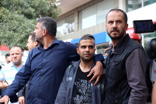 İntihar Etmek İsteyen Vatandaş, Emniyet Müdürlüğü Karşısında Havaya Ateş Açtı