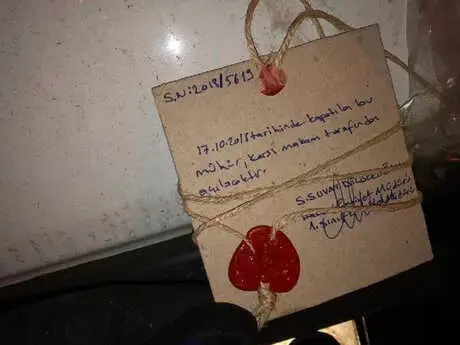 ''İstihbarata Ait Belge Taşıyorum'' Diyen Bir Polis, Sigara Kaçakçılığı Yaparken Yakalandı