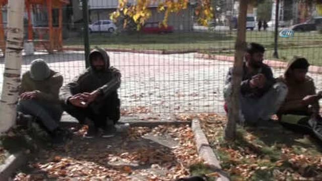Ankara'ya Gitmek İsteyen Göçmenleri Ardahan'a Bıraktılar
