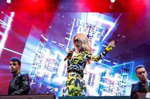 Aleyna Tilki'nin Sahne Kostümü, Dünyaca Ünlü Yıldızın Giydiği Kıyafetle Aynı Çıktı