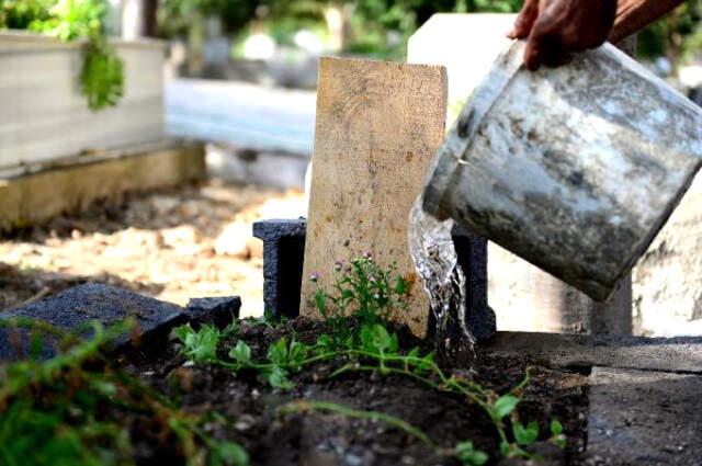Anneleri Tarafından Boğazı Kesilen 3 Kardeş Yan Yana Defnedildi