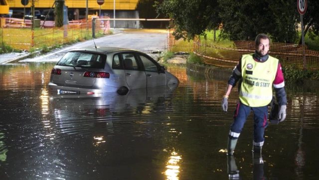 Fotoğraflarla: Roma'da Dolu Fırtınası ve Sel