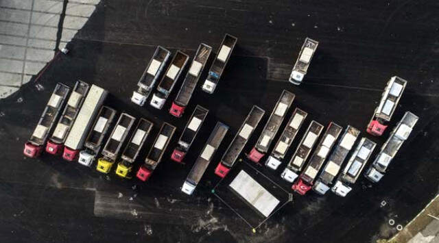 Fuarda Sergilenecek Mermerler Yaklaşık Bin 300 Tırla Taşındı Fuarda Sergilenecek Mermerler Yaklaşık Bin 300 TIR'la Taşındı! Mermerlerin Tonu 4 Bin Dolara Satılıyor