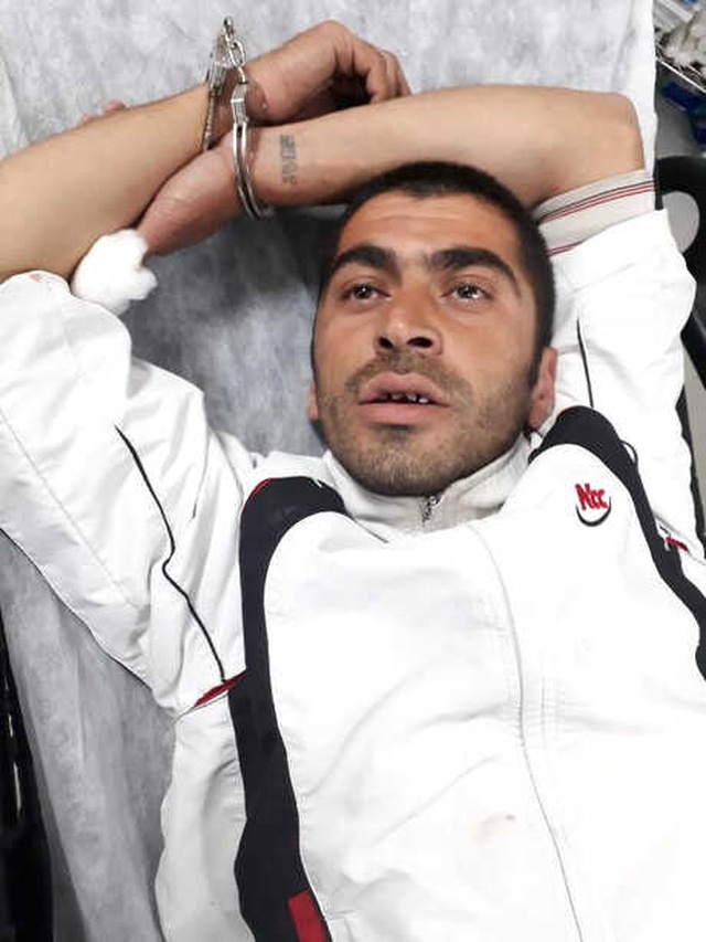 Kadıköy'de Cezaevi Firarisi, Yolda Karşısına Çıkanları Bıçakladı: 11 Yaralı