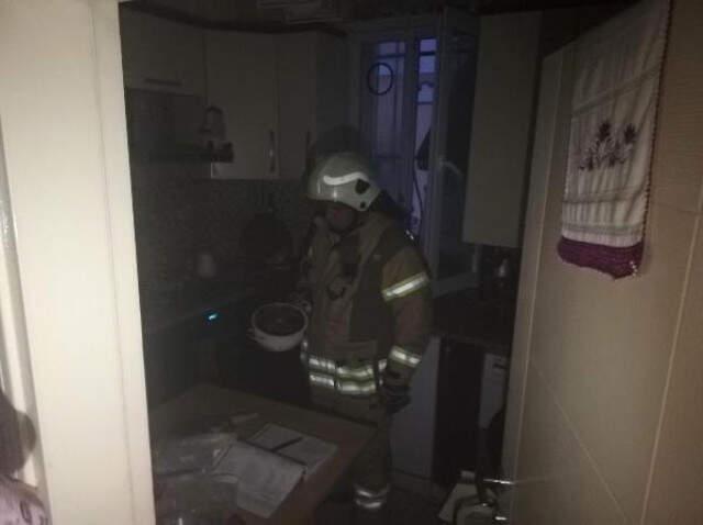 Lise Öğrencisi, Mutfakta Deney Yaparken Oluşan Patlamada Yandı