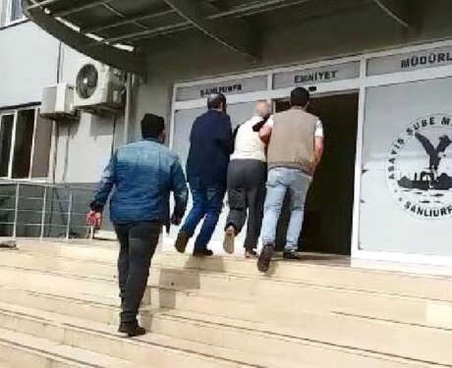 Kadın Kıyafetleriyle Saklanan Hükümlü 4 Yıl Sonra Yakayı Ele Verdi