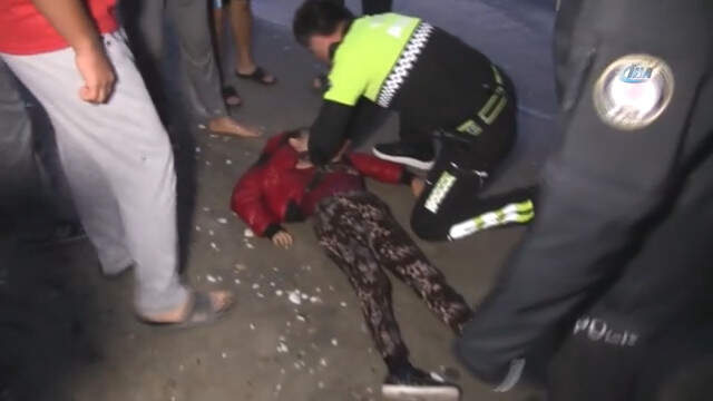 Trafik Polisi, Batan Mülteci Teknesindeki Kız Çocuğunu Kurtarmak İçin Kalp Masajı Yaptı Batan Mülteci Teknesinde Büyük Acı! Çocukları Denizden Topladılar