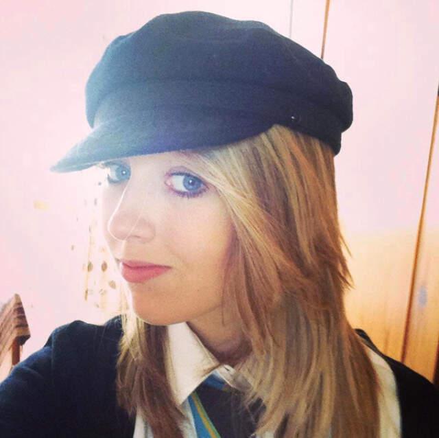 Cezaevi Çalışanlarının Önünde Çırılçıplak Dolaştırılan Genç Kız İntihar Etti