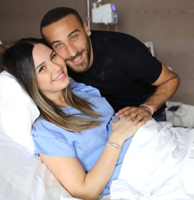 Cenk Tosun, Yeni Doğan Oğlunun İlk Fotoğrafını Paylaştı