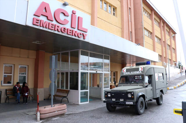 Erzincan'da, Resmi Plakalı Araç Şarampole Düştü: 1 Şehit, 3 Yaralı Erzincan'da, Resmi Plakalı Araç Şarampole Düştü: 1 Şehit, 3 Yaralı