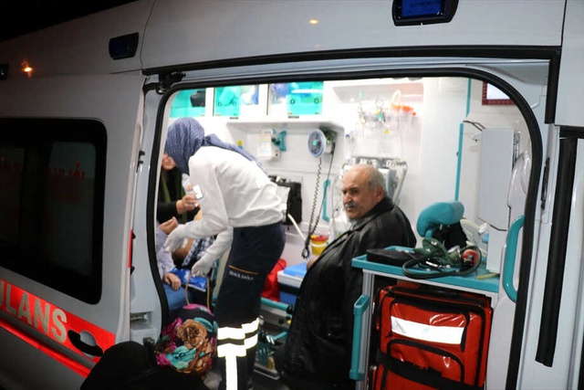 TEM Otoyolunda 10 Araçlı Zincirleme Kaza: 16 Kişi Yaralandı