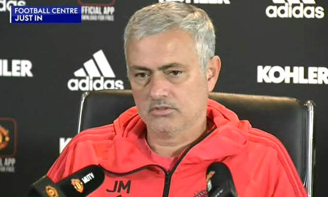 Manchester United Teknik Direktörü Mourinho: Ibrahimovic Takıma Dönmeyecek Manchester United Teknik Direktörü Mourinho: Ibrahimovic Takıma Dönmeyecek