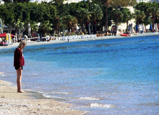 Sıcaklığın 20 Dereceyi Gördüğü Bodrum'da Vatandaşlar Sahile Akın Etti