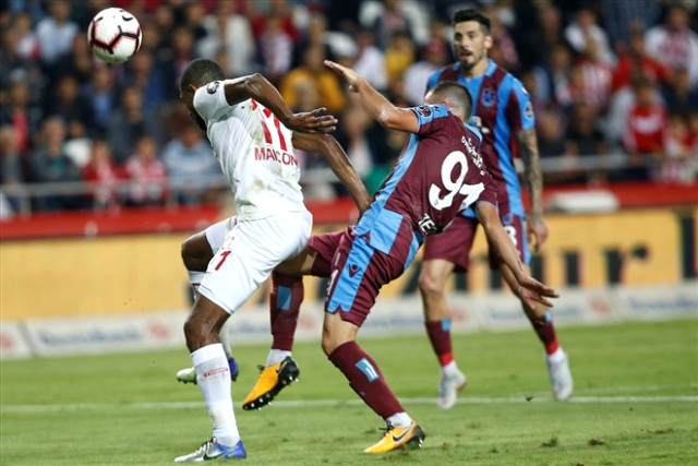 Antalyaspor'a Konuk Olan Trabzonspor, Rakibiyle 1-1 Berabere Kaldı