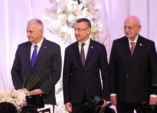 Meclis Başkanı Yıldırım'ın Nikahta Yaptığı Espri, Salondakileri Kahkahaya Boğdu