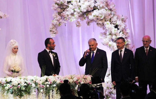 Meclis Başkanı Yıldırım'ın Nikahta Yaptığı Espri, Salondakileri Kahkahaya Boğdu