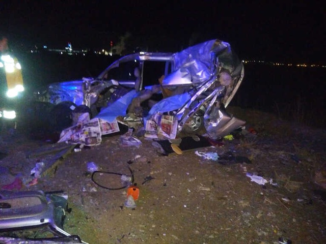 Otomobilin TIR'a Arkadan Çarptığı Kazada Baba ve 2 Kızı Can Verdi, Aynı Aileden 2 Kişi Yaralandı