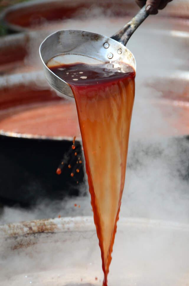 2 Bin Metre Yükseklikten Toplanan Kozalaklardan Yapılan Andız Pekmezi Birçok Hastalığa Şifa Oluyor