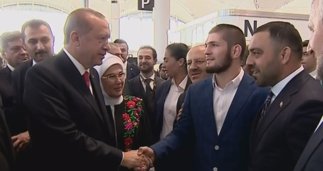 Dünyaca Ünlü Müslüman Sporcu Khabib Nurmagomedov, İstanbul Havalimanı'nın Açılışına Katıldı