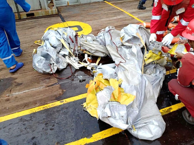 Endonezya'da 188 Kişiyi Taşıyan Yolcu Uçağı Denize Düştü