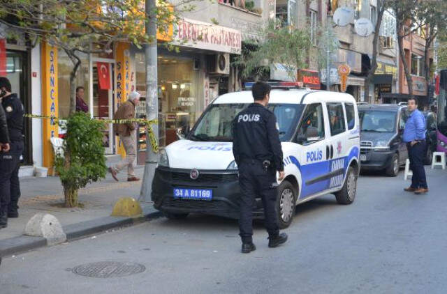 İki Grup Arasındaki Kavgayı Ayırmaya Çalışan Polis, Bacağından Yaralandı İki Grup Arasındaki Kavgayı Ayırmaya Çalışan Polis, Bacağından Yaralandı