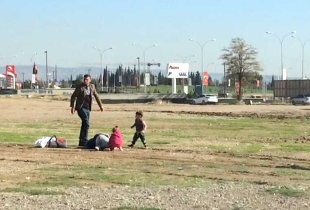 Bebekli Kadını 2 Çocuğunun Gözü Önünde Döverek Bayılttı