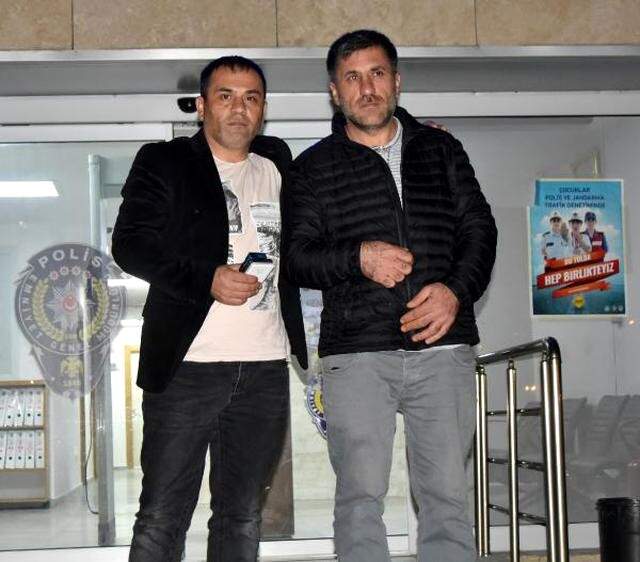 Kastamonulu Ailenin 23 Yıllık Özlemi, Polisin Kimlik Kontrolüyle Son Buldu Kastamonulu Ailenin 23 Yıllık Özlemi, Polisin Kimlik Kontrolüyle Son Buldu