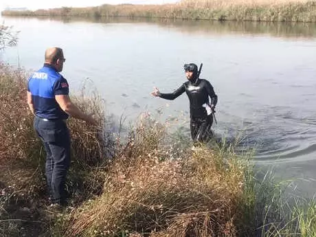 Denizden Çıkmayan Kaçak Avcılara Biber Gazlı Müdahale