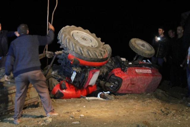 Kivi Toplamaya Giden Çift, 5 Saat Sonra Traktörün Altında Ölü Bulundu