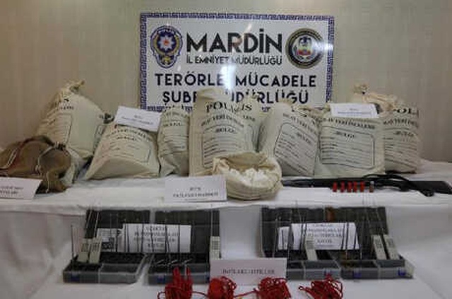 Mardin'de Yakalan 5 Teröristin Bomba Yüklü Aracındaki Malzemeler Dikkat Çekti