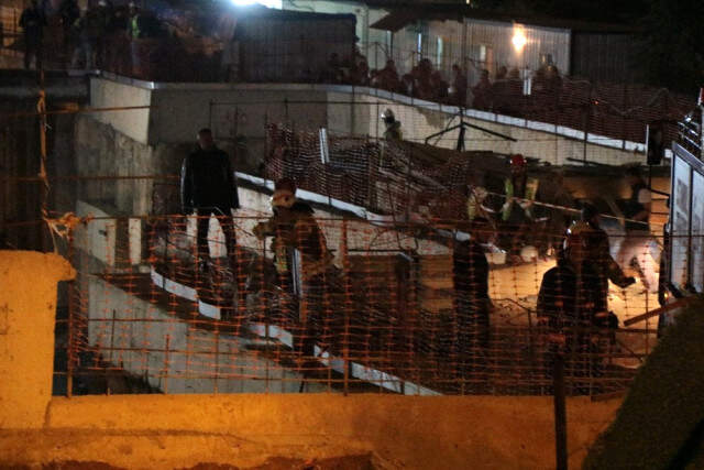 Ümraniye'de Metro İnsaat Sahasının Olduğu Nokta Göçük Meydana Geldi Ümraniye'de Metro İnşaat Sahasının Olduğu Noktada Göçük Meydana Geldi: 2 Ölü