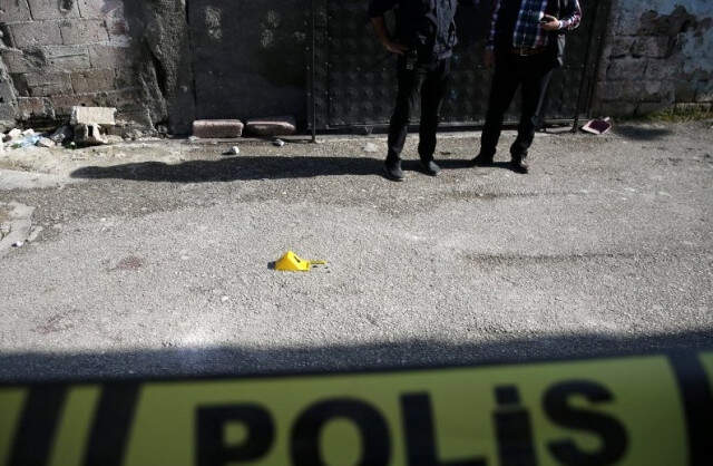 Cono Aşireti Üyesi İki Aile Arasında Kavga Çıktı! Çok Sayıda Yaralı ve Gözaltı Var Cono Aşireti Üyesi İki Aile Arasında Kavga Çıktı! Çok Sayıda Yaralı ve Gözaltı Var