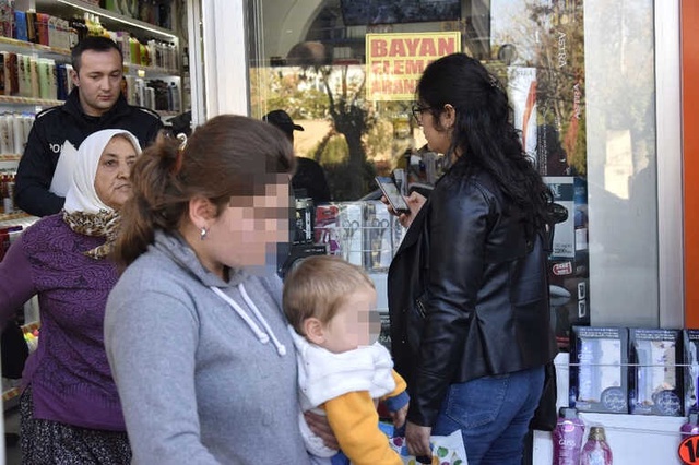 Kucağında Bebeğiyle Hırsızlık Yaparken Suçüstü Yakalandı
