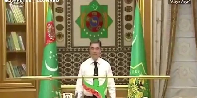 Altından Yapılmış Halter Kaldıran Türkmenistan Devlet Başkanı'na Tepki Yağıyor