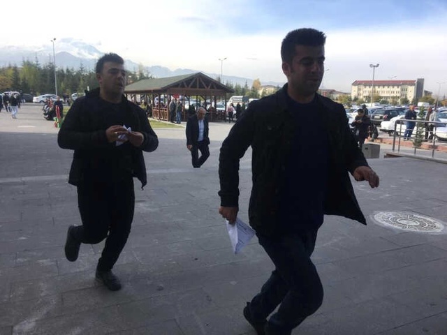 Yine Aynı Manzara! KPSS Sınavına Geç Kalanlar Gözyaşlarına Boğuldu