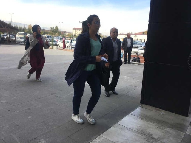 Yine Aynı Manzara! KPSS Sınavına Geç Kalanlar Gözyaşlarına Boğuldu