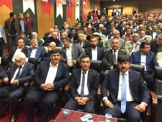 CHP'li Belediye Başkanı, İstifa Edip AK Parti'ye Katıldı