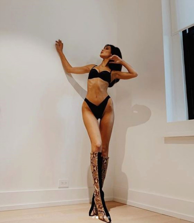 Ünlü Model Bella Hadid'den, Siyah İç Çamaşırlı Paylaşım!