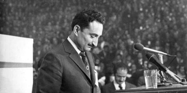 Karaoğlan, Bülent Ecevit kimdir? Bülent Ecevit kaç yaşında, neden öldü?