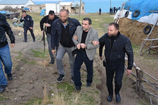 4 Kez Müebbet ve 231 Yıl Hapis Cezası Alan Kişi, Evin İçine Kazdığı Kuyuda Yakalandı