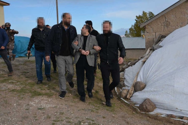 4 Kez Müebbet ve 231 Yıl Hapis Cezası Alan Kişi, Evin İçine Kazdığı Kuyuda Yakalandı