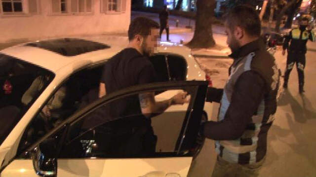 Drift Yapan Sürücü 5 bin 10 lira Trafik Cezası Yedi Yeni Kanun Devreye Girdi! Drift Yapan Sürücü 5 bin 10 lira Trafik Cezası Aldı