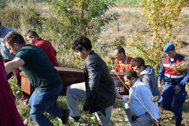 Oğlunun Kına Gecesinde Kayboldu, 2 Gün Sonra Ölü Bulundu Oğlunun Kına Gecesinde Kayboldu, 2 Gün Sonra Yol Kenarında Ölü Bulundu