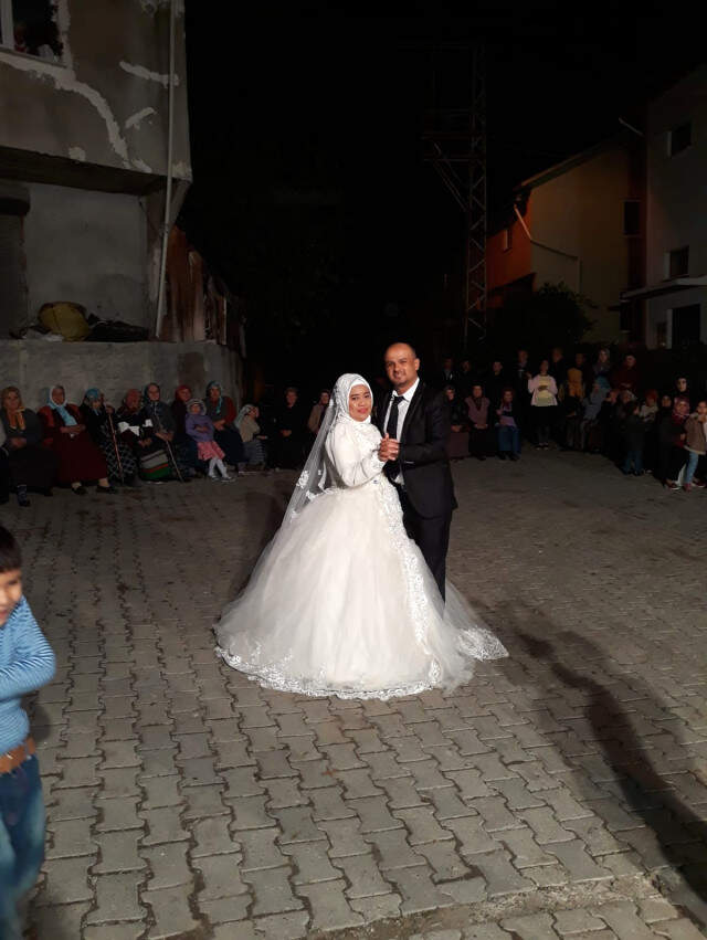 Zonguldaklı Sağır ve Dilsiz Vatandaş Hayatının Aşkını Endonezya'da Buldu Zonguldaklı İşitme Engelli ve Dilsiz Vatandaş, Hayatının Aşkını Endonezya'da Buldu