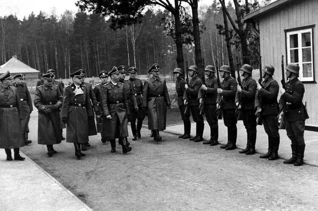 94 Yaşındaki Eski Nazi Muhafızı Çocuk Mahkemesinde Yargılanıyor