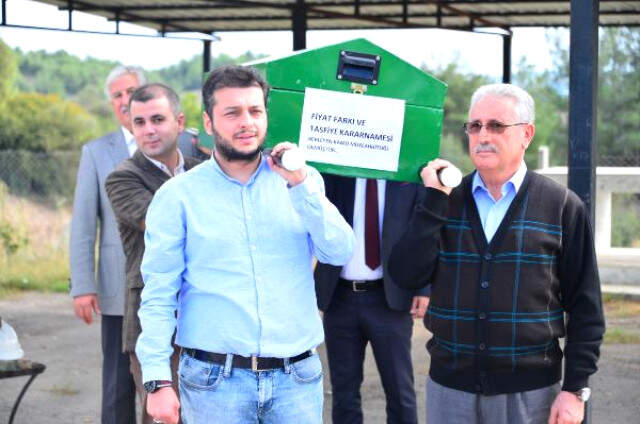 Adana Kararname Bekleyen Kamu Müteahhitleri, Temsili Cenaze Namazı Kıldı Adana'da Müteahhitler,